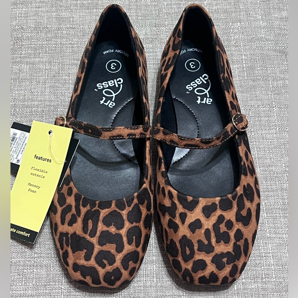 Art Class Leopard Print Mary Jane Flats with Strap Size 3Y NWT